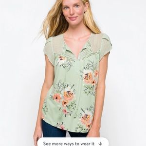 DANIEL RAINN
Double Ruffle Short Sleeve V Neck Top